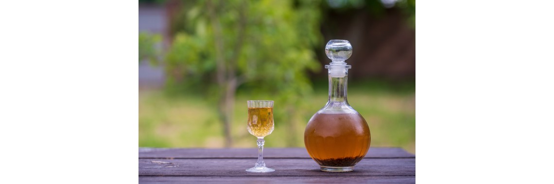 Liquore con erba ruta: ricetta tradizionale fatta in casa