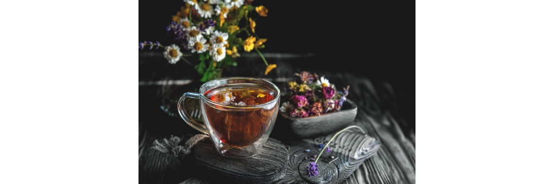 Tisane notturne: erbe miracolose per un sonno profondo e riposante