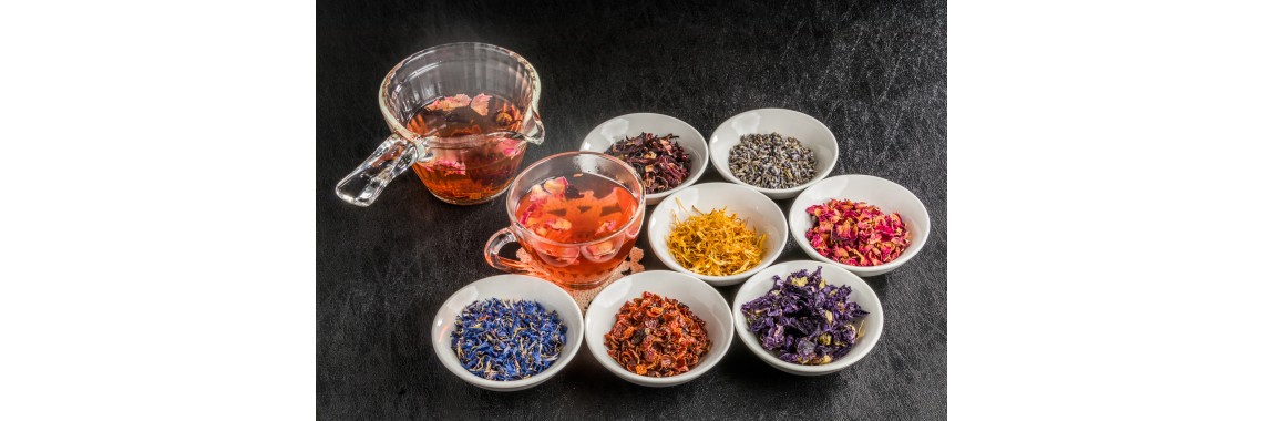 Tisane fredde detox perfette per l'estate