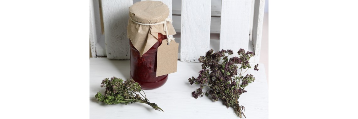 Dal giardino al barattolo, esplorando i benefici per la salute delle marmellate di piante medicinali fatte in casa