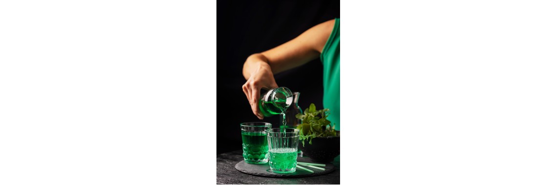Creare il perfetto liquore alla menta: guida alla preparazione passo dopo passo
