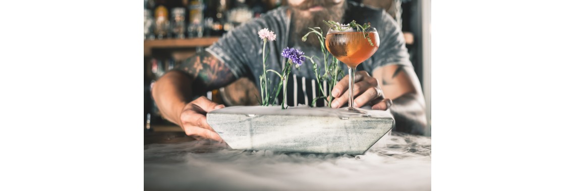 Impariamo a fare liquori con piante medicinali sane per l'organismo: Timo, Elicriso e Lavanda