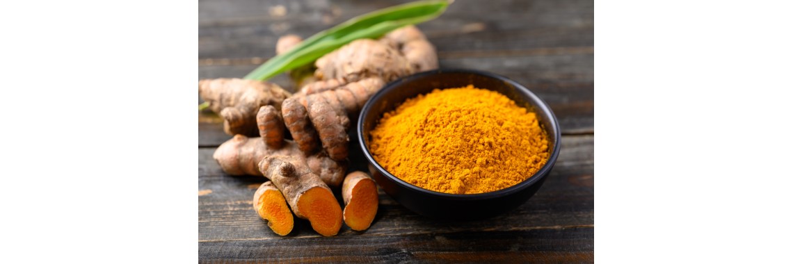 Curcuma: polvere, capsule e tintura idroalcolica – benefici, utilizzi e come assumerla