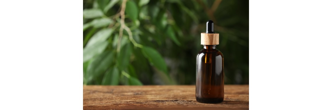 Benefici ed usi dell'olio dell'albero del tè per il mal di gola