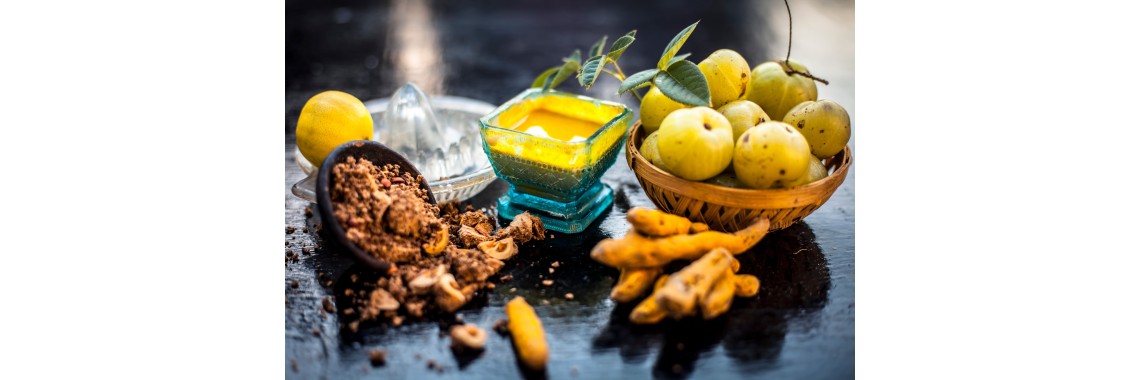Naturalmente abbronzati: Scoprite le migliori erbe medicinali per un colorito sano e luminoso