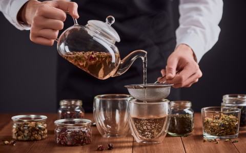 Come preparare correttamente una tisana alle erbe: segreti e consigli Come preparare correttamente una tisana alle erbe: segreti e consigli