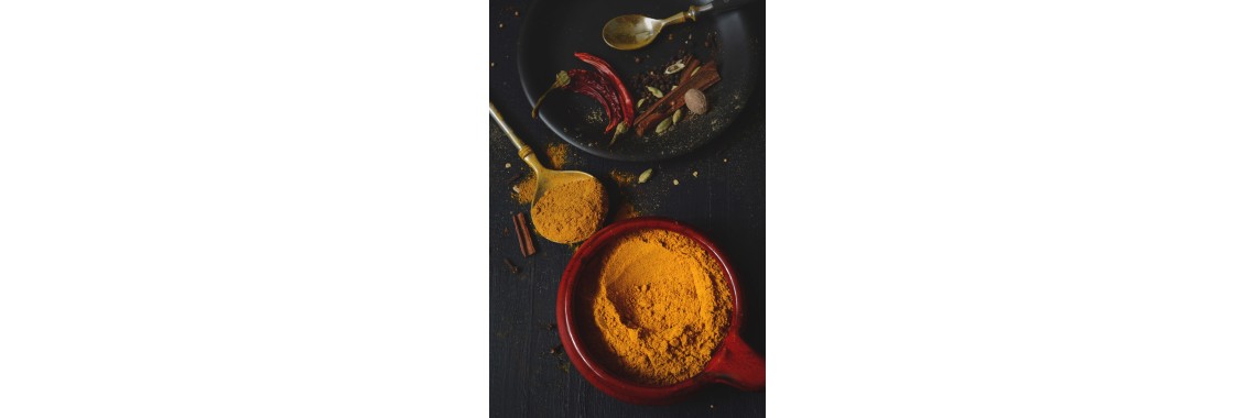 Curry in polvere come usarlo e i suoi benefici