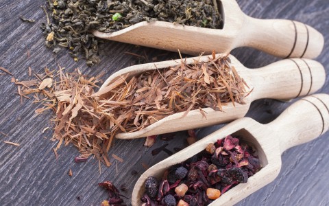 Erbe e tisane che aiutano a controllare la glicemia Erbe e tisane che aiutano a controllare la glicemia